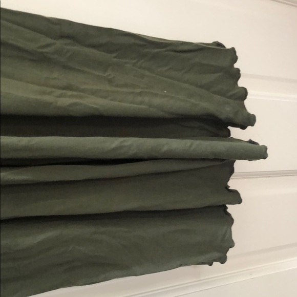 Ladies Larrivo nursing gown/dress in forest green - Picture 7 of 8